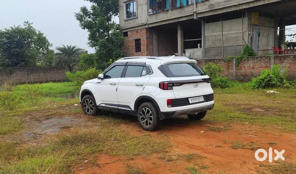 Hyundai Venue 2022 Petrol Well Maintained