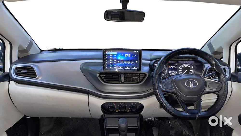 Tata Altroz 1.2 Xe, 2021, Petrol