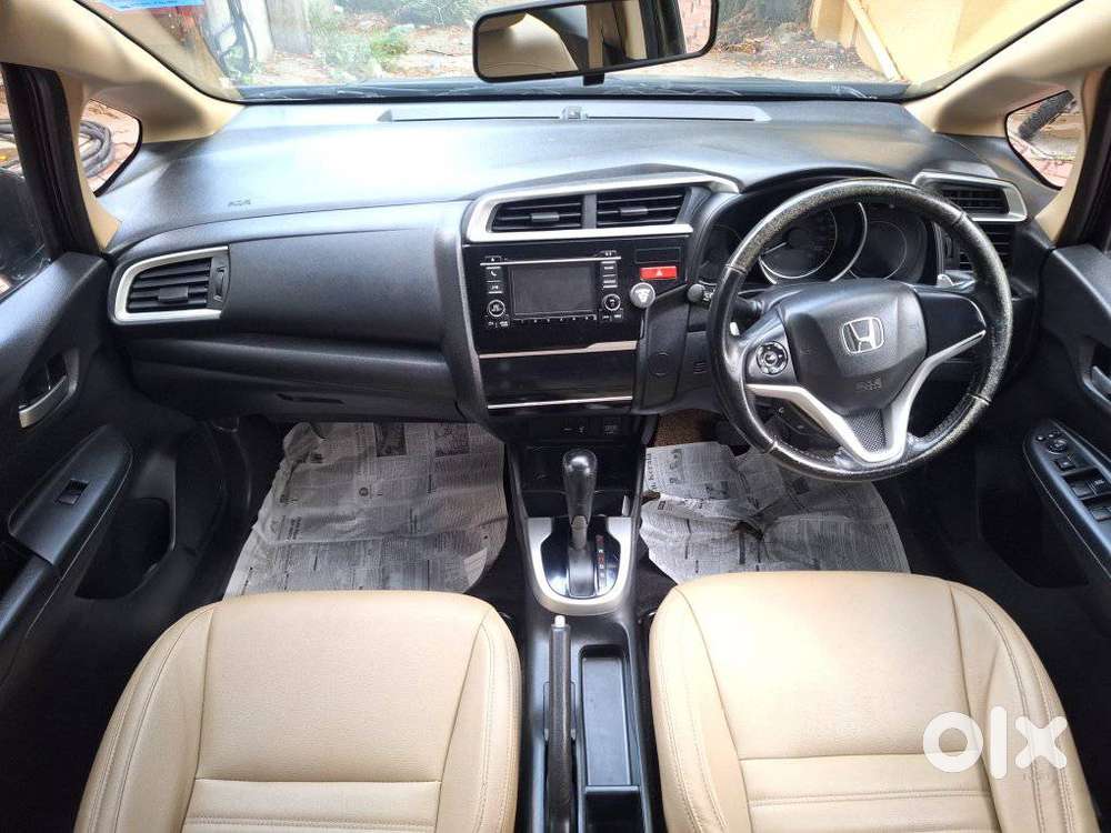 Honda Jazz V Automatic, 2016, Petrol