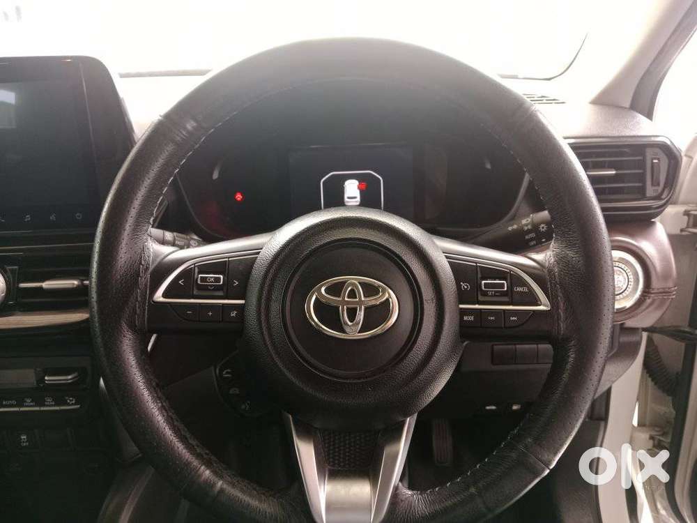 Toyota Urban Cruiser Hyryder, 2023, Petrol