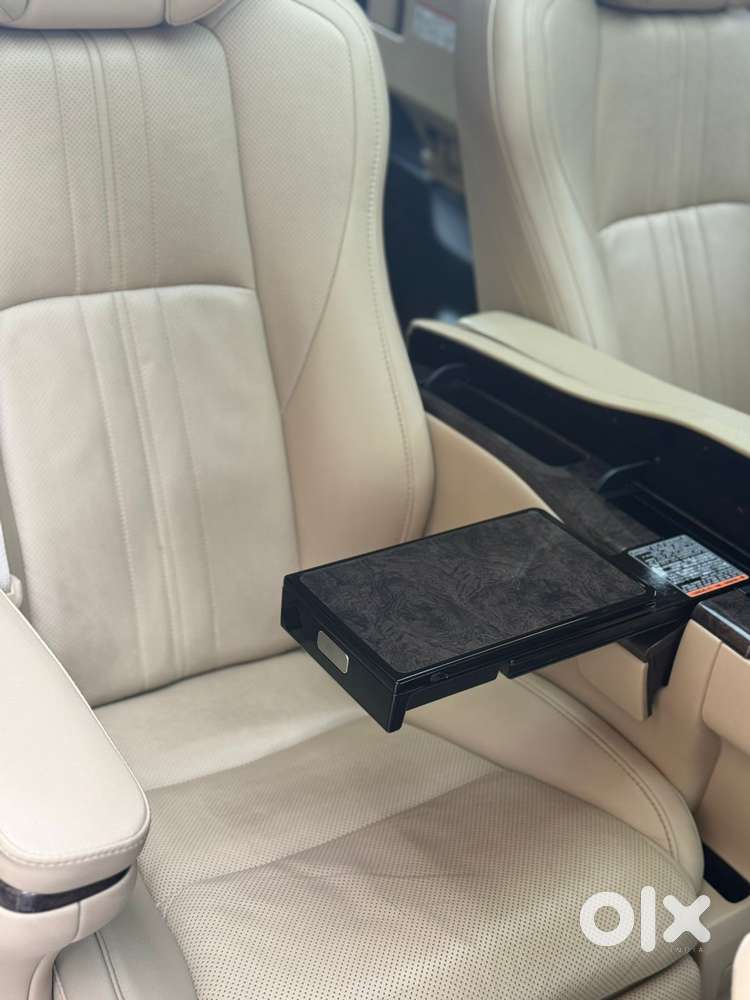 Toyota Vellfire 2.5 Executive Lounge, 2020, Petrol