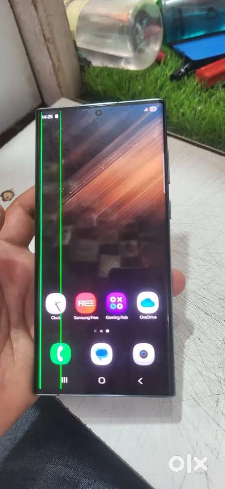 Hamen one plus  chahie ine Charon mein Se Koi bhi Ho Ham khareed lenge