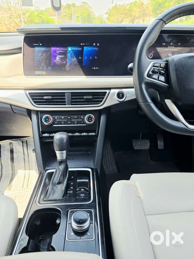 Mahindra Xuv700 2.0 Ax 7 Petrol At Luxury Pack Str, 2024, Petrol