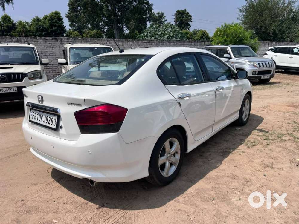 Honda City V At Exclusive, 2011, Petrol