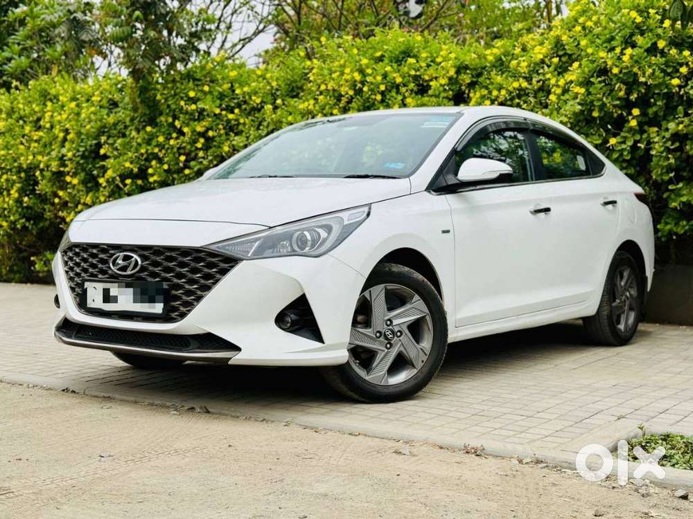 Hyundai Verna 1.5 Sx Ivt, 2022, Petrol