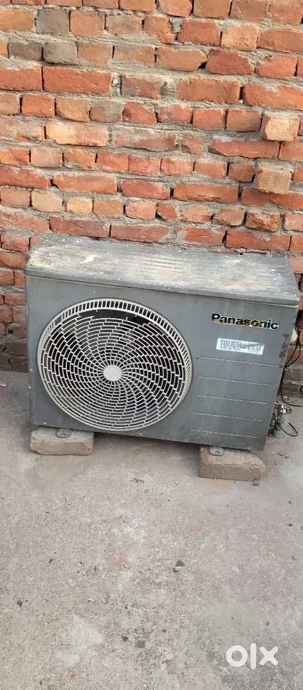 Panasonic outdoor hai power cool Indore hai 1.5 ton AC hai