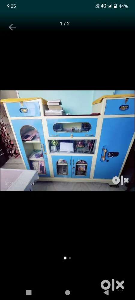 Showcase almirah new condition