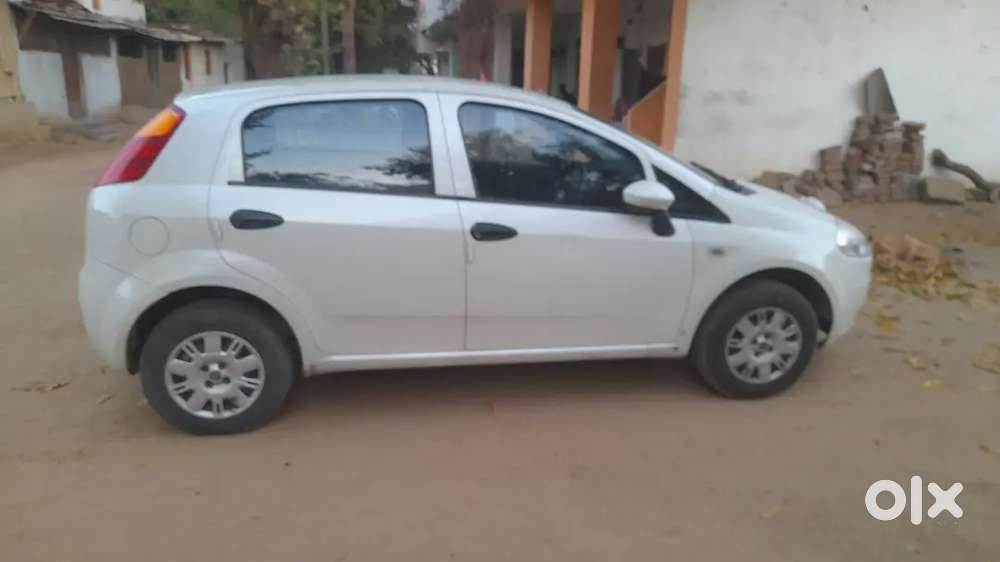 Fiat Punto 2014 Petrol 85000 Km Driven