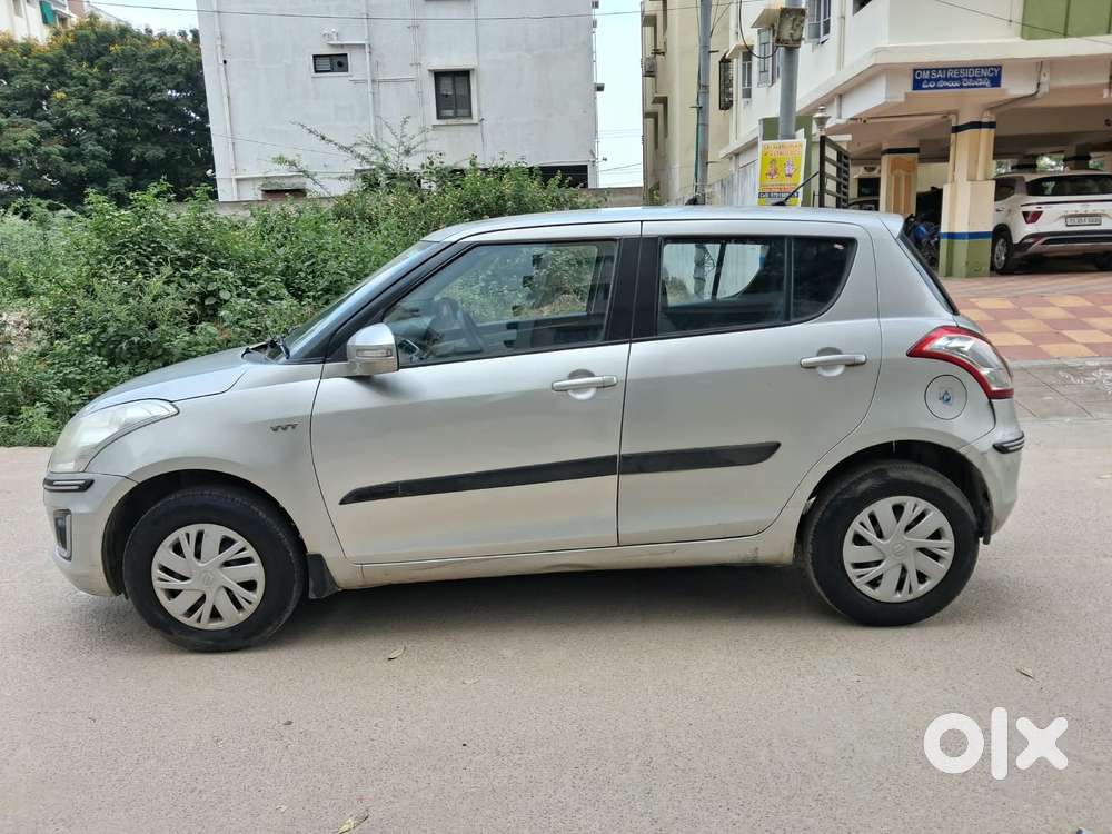 Maruti Suzuki Swift Vxi Abs Bsiv, 2015, Petrol