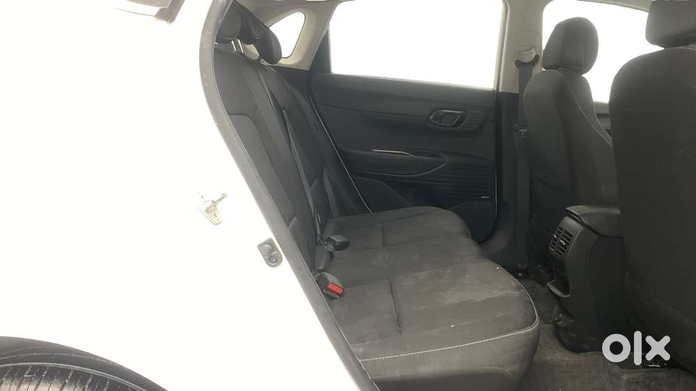 Hyundai New I20 1.2 Asta (o) Ivt, 2023, Petrol