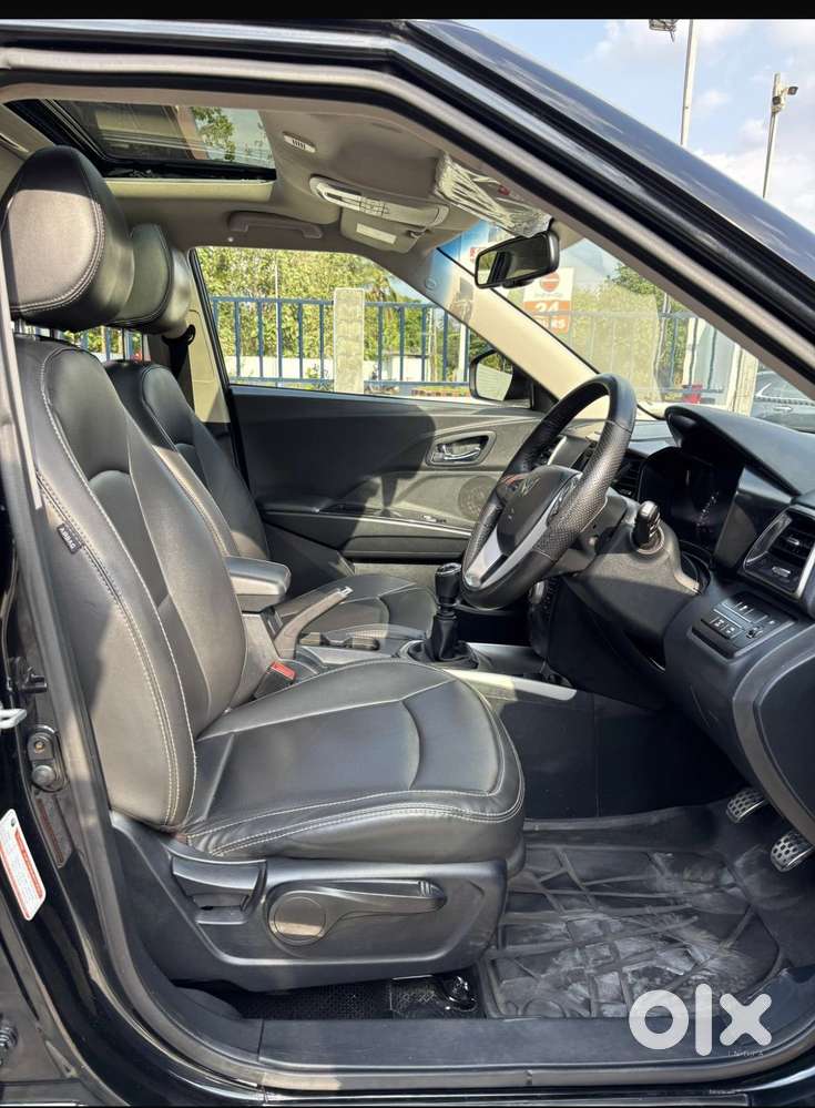 Mahindra Xuv300 W8 1.2 Petrol Dual Tone, 2022, Petrol