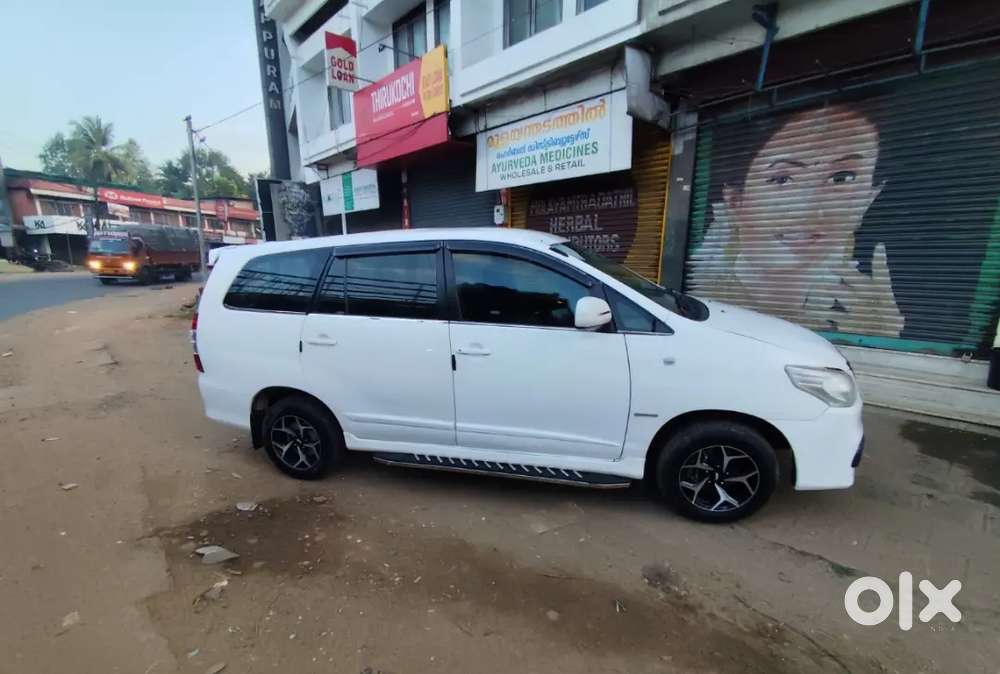 Toyota Innova 2015 Diesel 108000 Km Driven