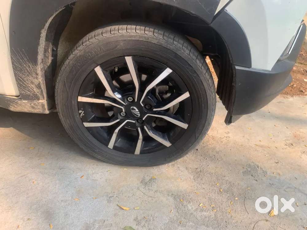 Mahindra Kuv 100 - 2017