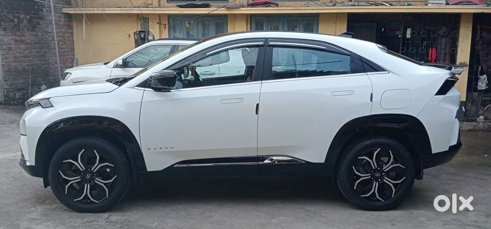 Tata Curvv Creative 1.2 Revotron Petrol 6mt, 2025, Petrol
