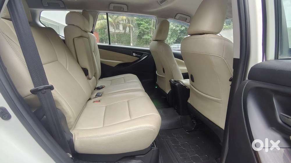 Toyota Innova Crysta 2.8 Gx At, 2018