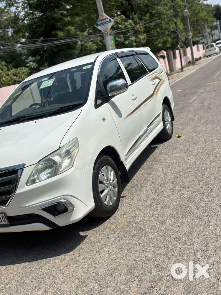 Toyota Innova 2.5 Vx 8 Str Bs-iii, 2014, Diesel