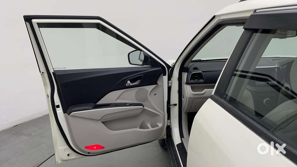 Mahindra Xuv300 W8 (o) 1.5 Diesel Amt, 2021, Diesel