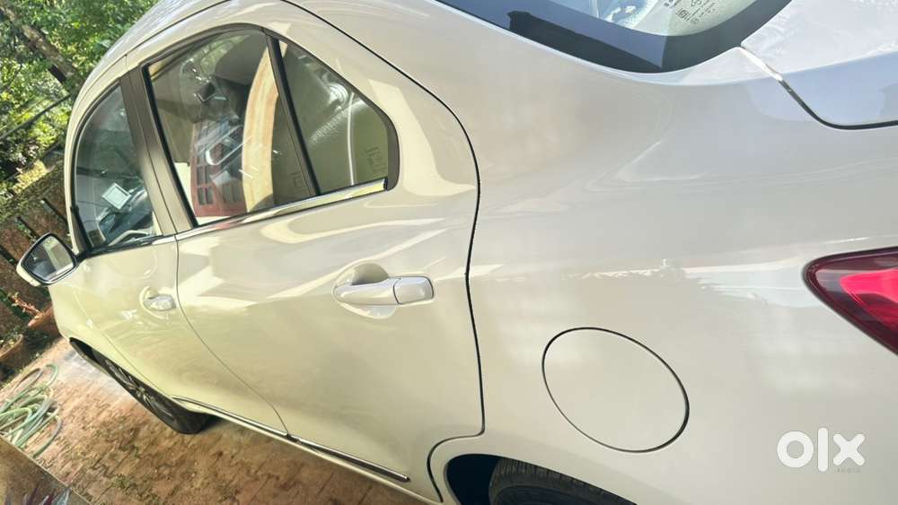 Maruti Suzuki Dzire 2018 Amt Vxi With Alloy Wheels