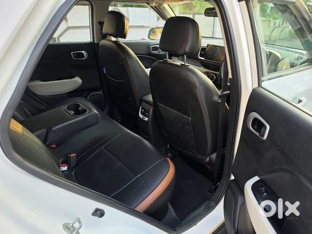 Hyundai Venue Diesel 06 December 2022 ,new Battery And Tyres