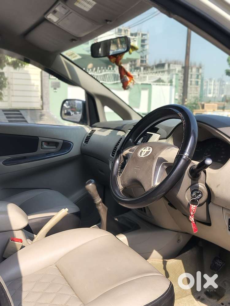 Toyota Innova 2.5 G (diesel) 7 Seater Bs Iv, 2014, Diesel
