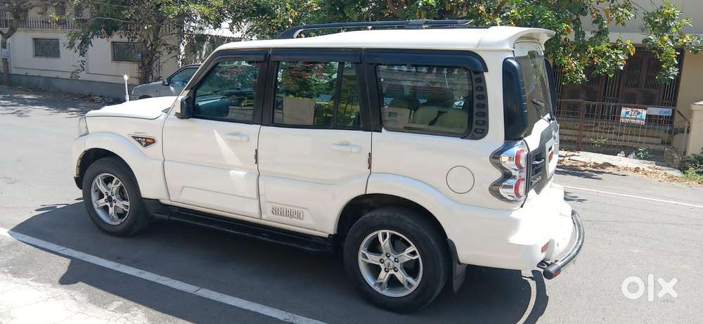 Mahindra Scorpio S10, 2015, Diesel