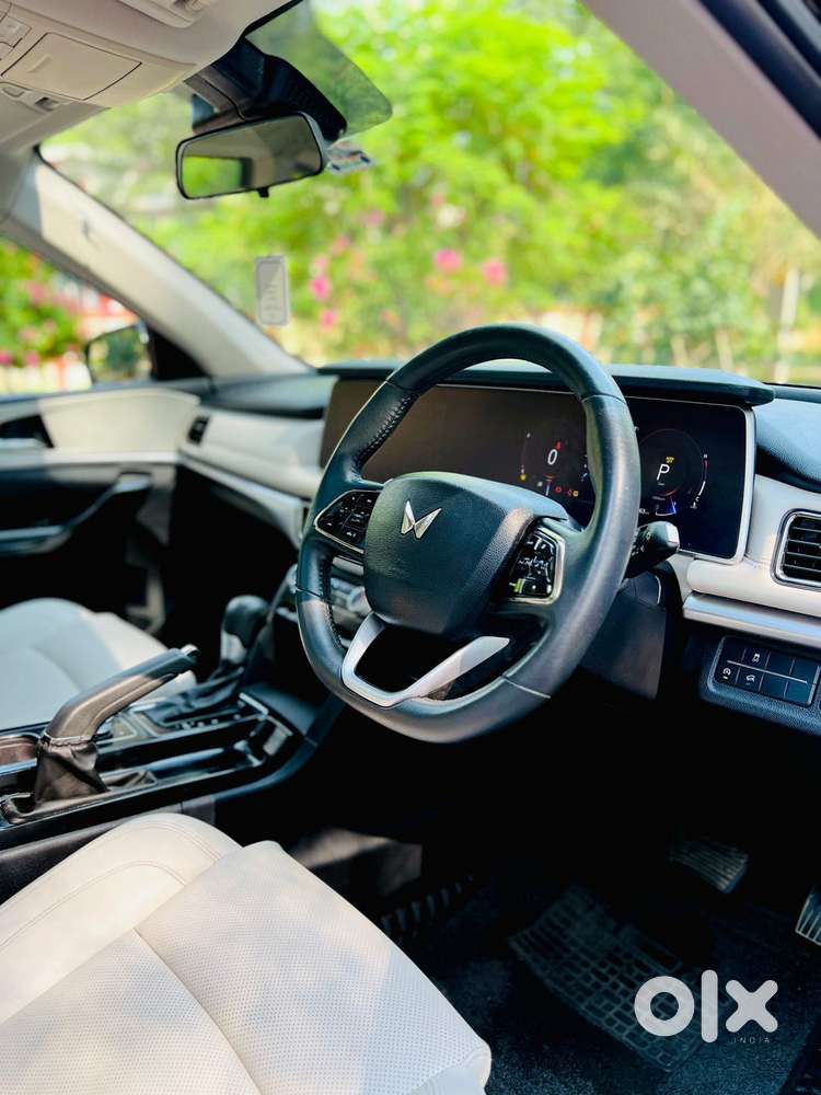 Mahindra Xuv700 2.2 Ax 7 Diesel At Str, 2024, Diesel