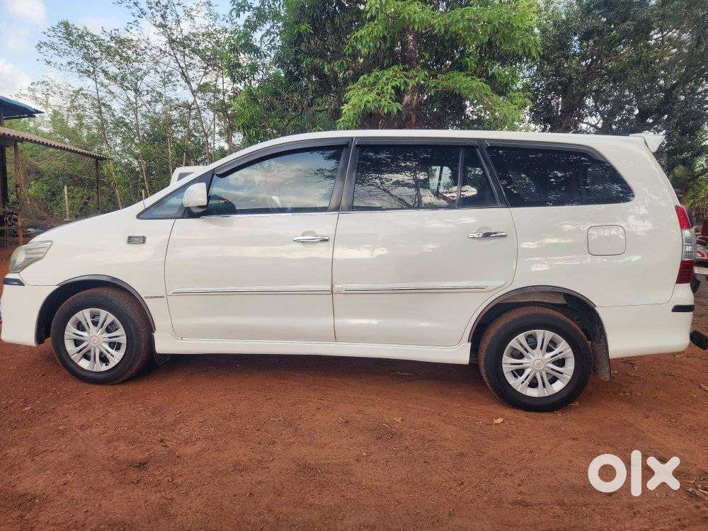 Toyota Innova 2.5 E Diesel Ms 7-seater, 2012, Diesel