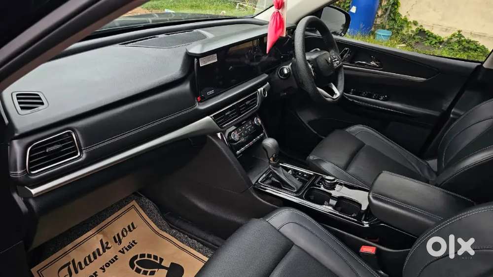 Xuv700 Ax7 L 2025 Black Edition