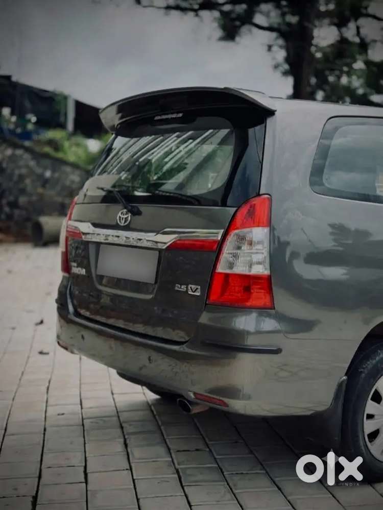 Toyota Innova 2.5 V 2011