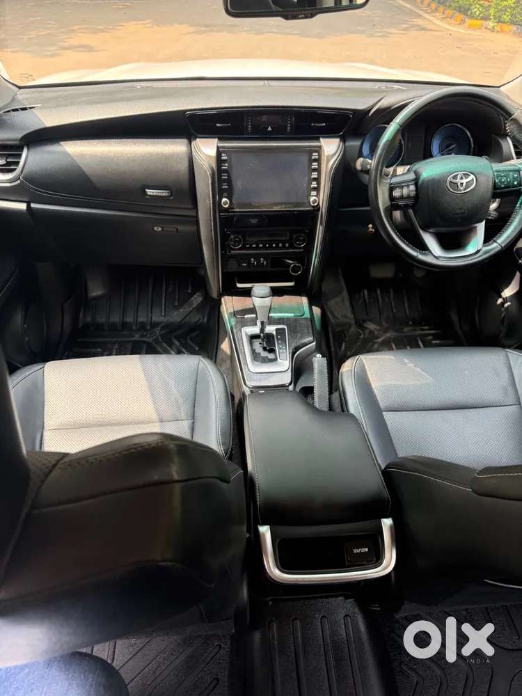 Toyota Fortuner 4x2 At 2.7 Petrol, 2024, Petrol