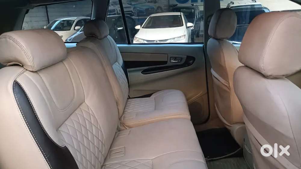 Toyota Innova 2.5 V Diesel Model 2013