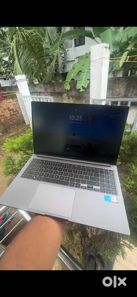 Samsung galaxy book4 8/512