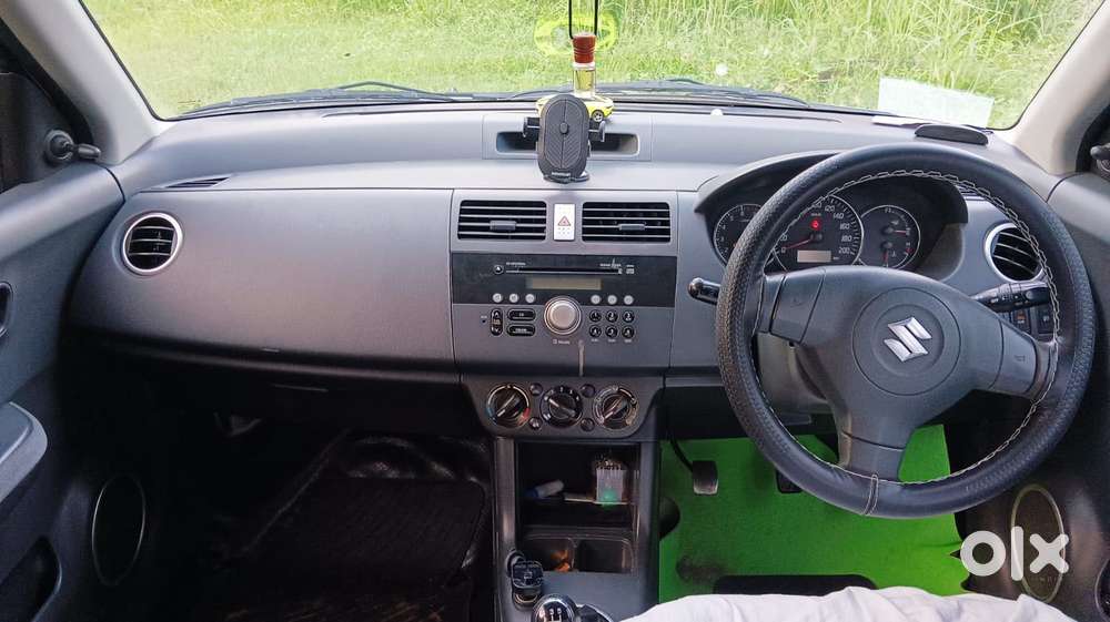 Maruti Suzuki Swift Dzire 1.2 Vxi Bsiv, 2011, Petrol