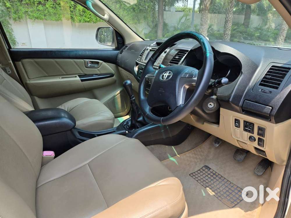 Toyota Fortuner 4x2 Manual, 2015, Diesel