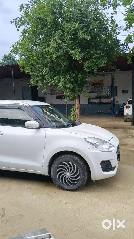 Maruti Suzuki Swift Vxi 2021