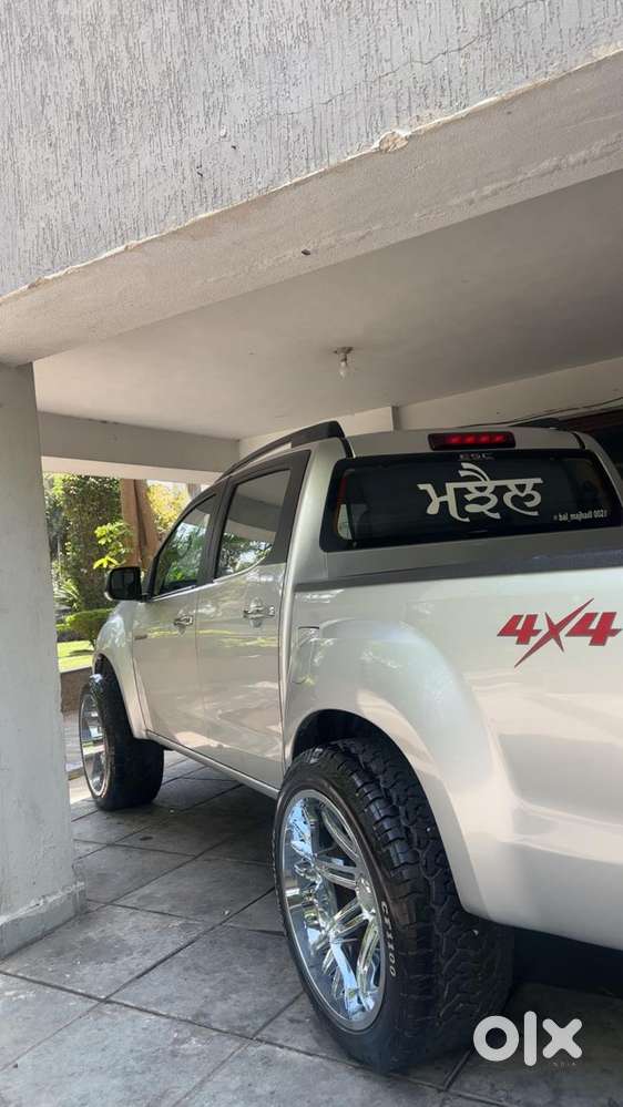 Isuzu V-cross Z 4x4 Mt, 2019, Diesel