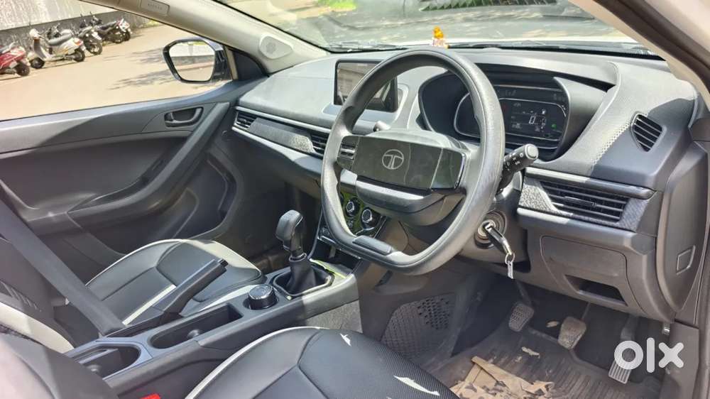 Tata Nexon Smart Plus S 1.2 Revotron Petrol 5 Mt, 2025, Petrol