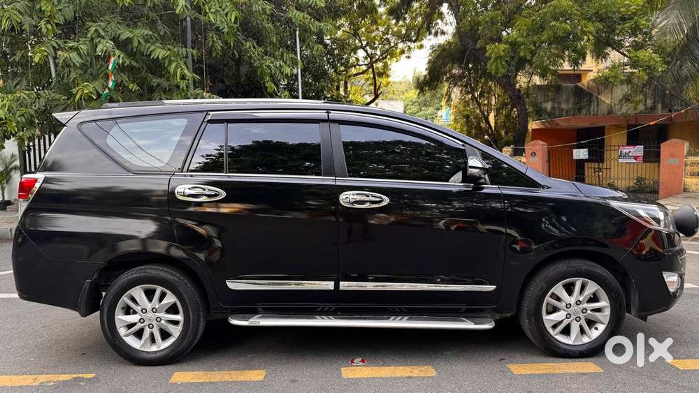 Toyota Innova Crysta 2.4 G Mt, 2023, Diesel