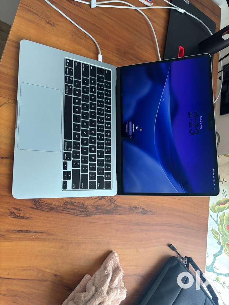 MacBook Air M4 16GB  Under Warranty  ₹60,000