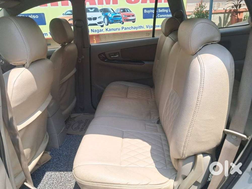 Toyota Innova 2.5 V 8 Str, 2013, Diesel