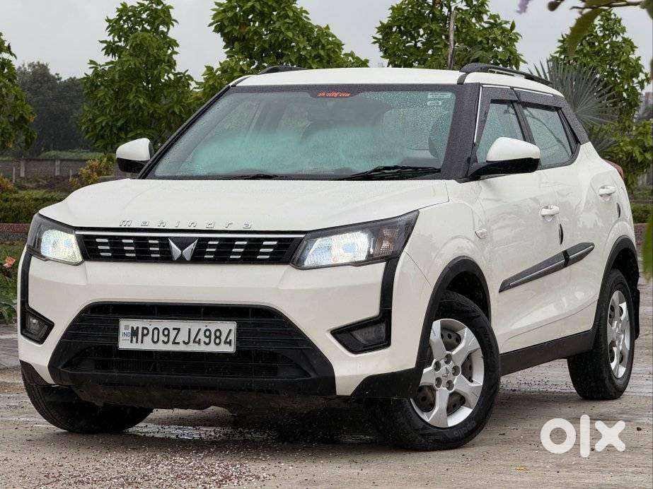 Mahindra Xuv300 W6 Amt Diesel, 2023, Diesel