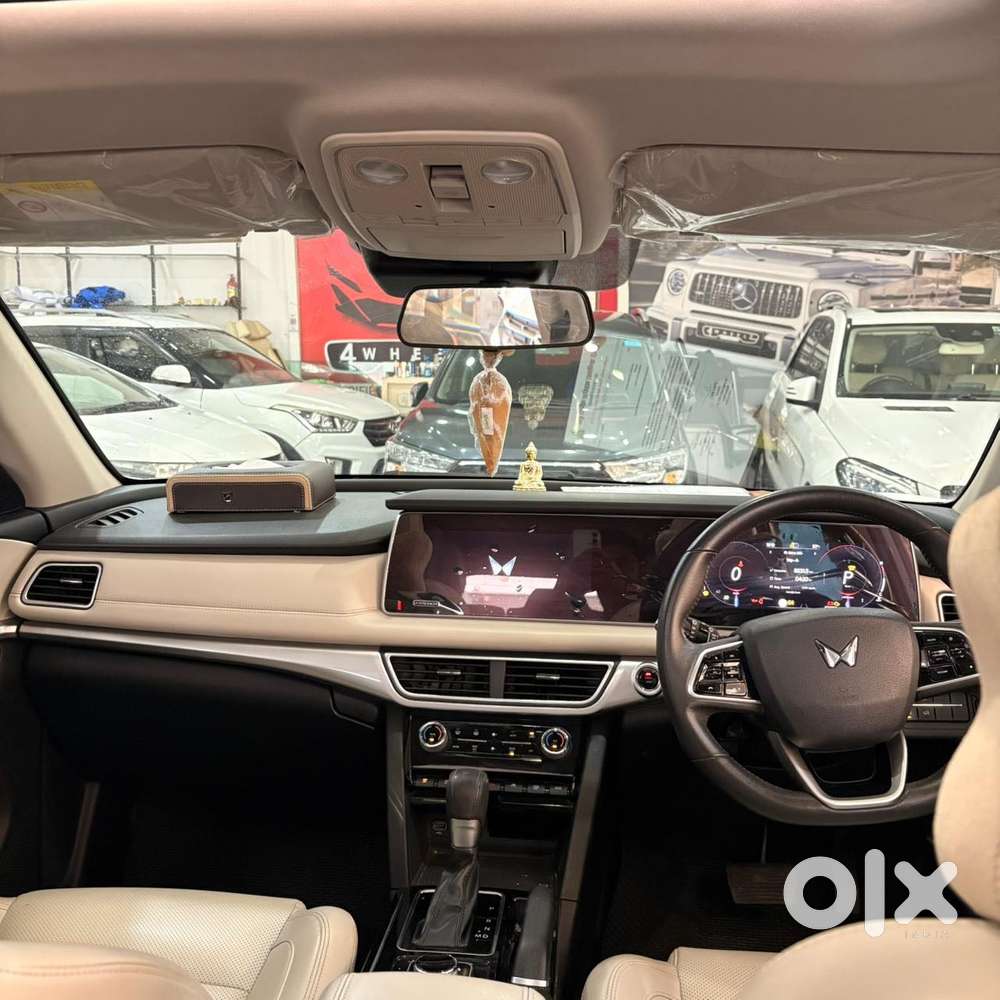 Mahindra Xuv700 2.2 Ax 7 Diesel At Str, 2024, Diesel