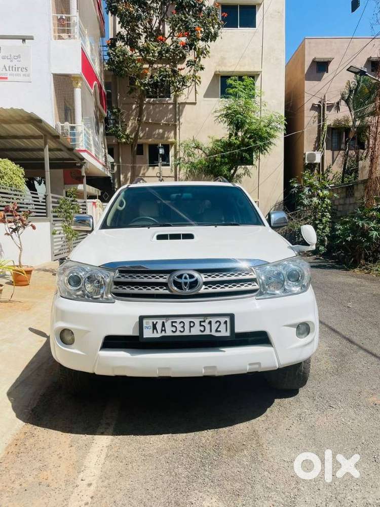 Toyota Fortuner 4x4 Manual Limited Edition, 2010, Diesel