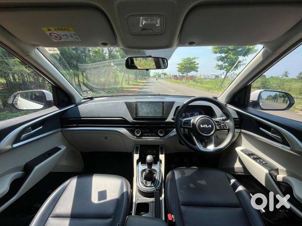 Kia Carens, 2022, Petrol