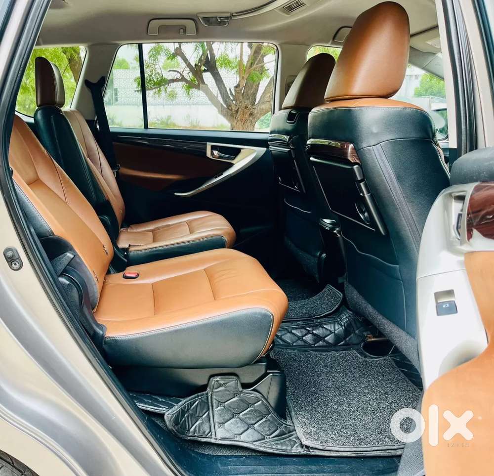 Toyota Innova Crysta 2.8 Zx At 7 Seater, 2016, Diesel