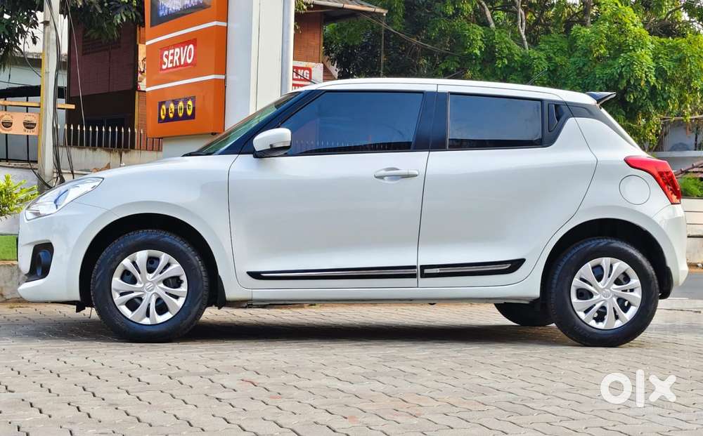 Maruti Suzuki Swift Vxi 1.2 Abs Bs-iv, 2018, Petrol