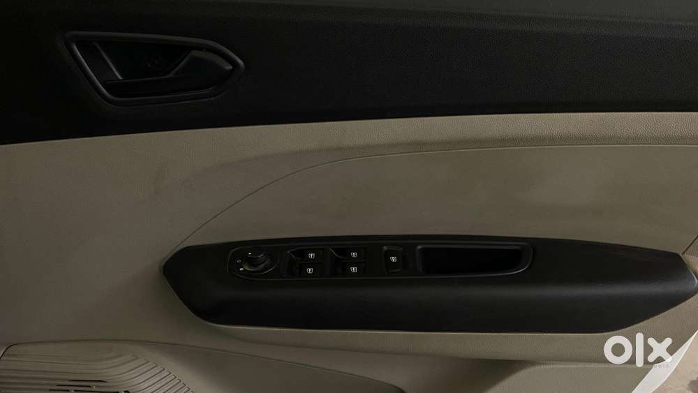 Renault Triber Rxt, 2023, Petrol