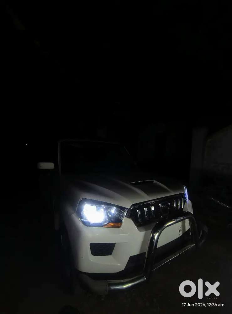 Mahindra Scorpio S6+  2017 Diesel Manual
