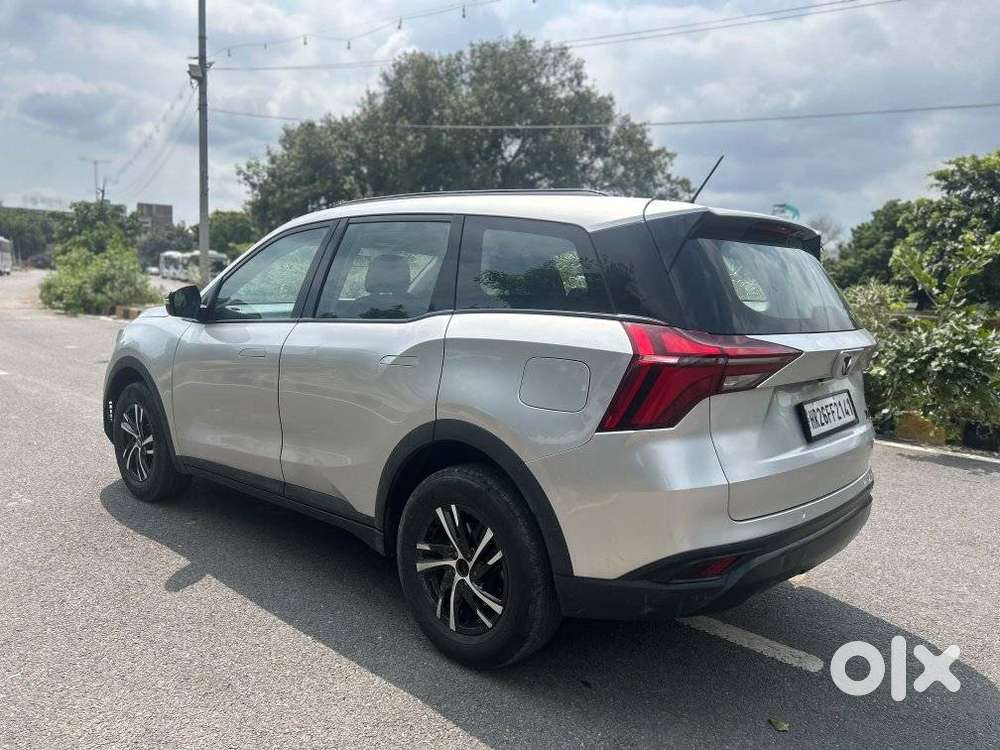 Mahindra Xuv700 2.0 Mx Petrol Mt 5 Str, 2023, Petrol