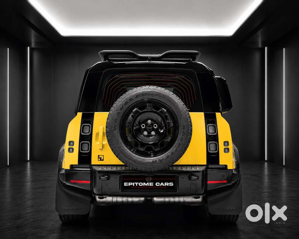 Land Rover Defender Trophy Edition Deep Sandglow, 2026, Petrol